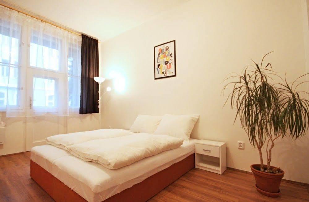 Jezerka Apartments Prague Extérieur photo