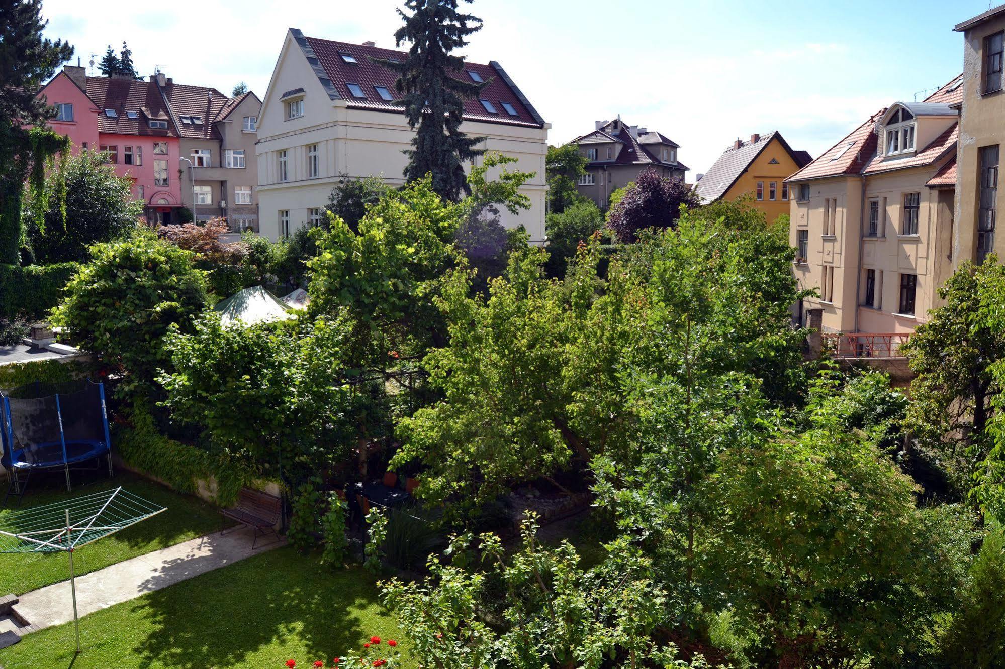 Jezerka Apartments Prague Extérieur photo