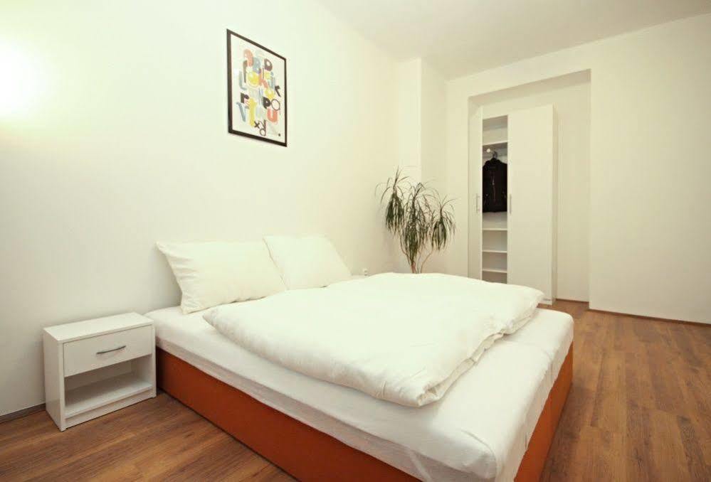 Jezerka Apartments Prague Extérieur photo